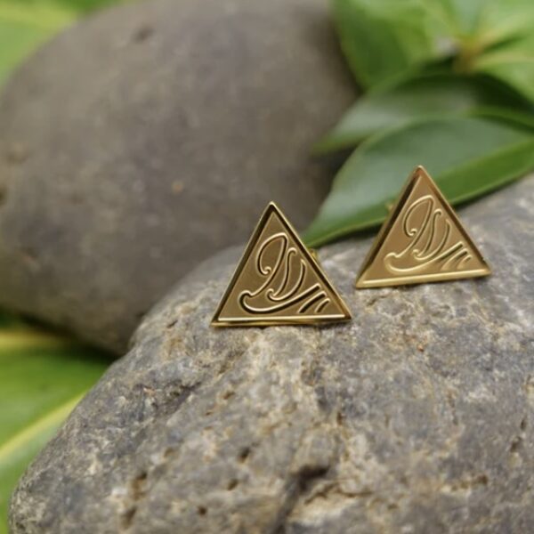 Rino Tapatoru (Triangle Studs)