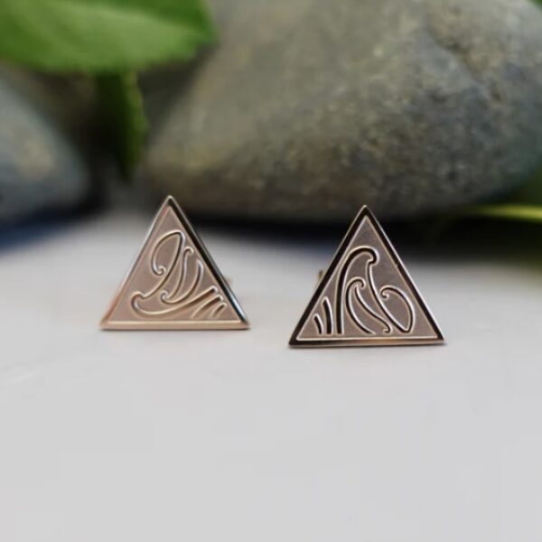 Rino Tapatoru (Triangle Studs)