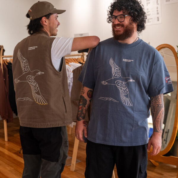 He Taonga Tuku Iho Te Rama Ataata - Men's Tee