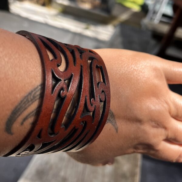 Kōmore - Leather Cuff