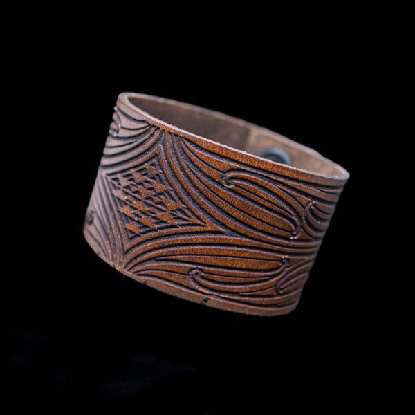 WiremuBarriball_LeatherCuff_09042025-1.jpg Kōmore - Leather Cuff
