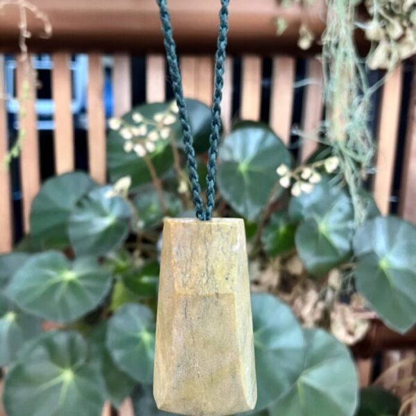 Whao Raukaraka - Pounamu Pendant