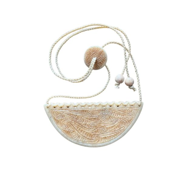 Raperape Pūhoro - Whalebone Pendant